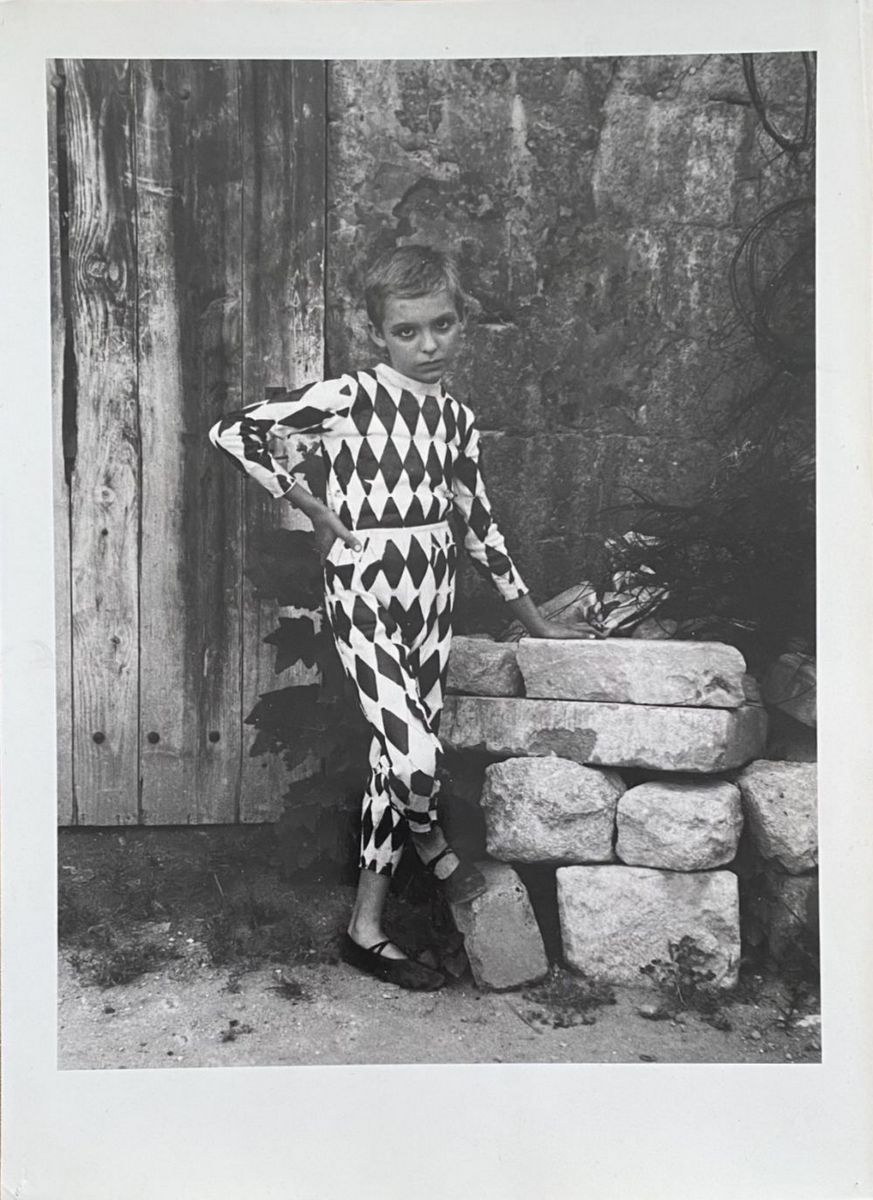 Lucien CLERGUE (1934-2014)- L'Arlequin, Arles, 1955