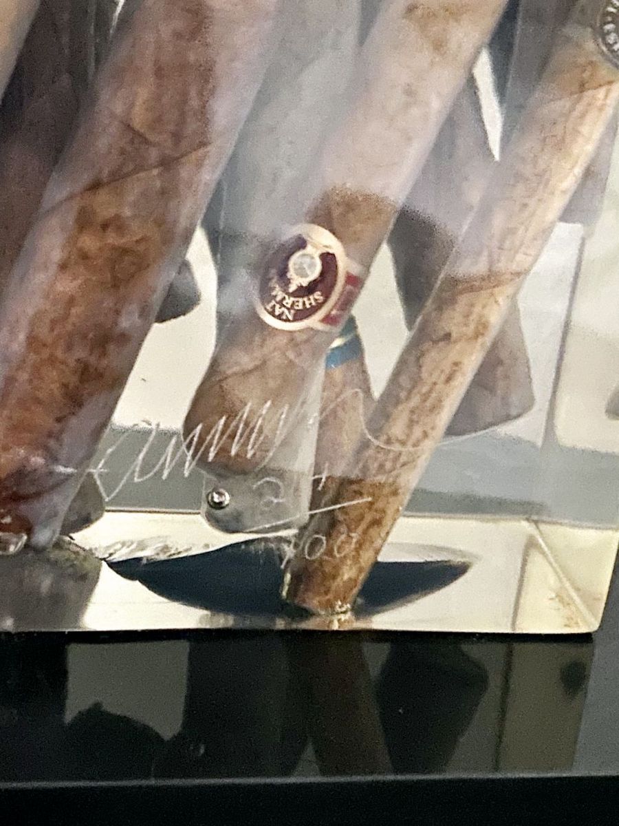 ARMAN (1928-2005) - Waiting to Exhale, 1997. – Image 2