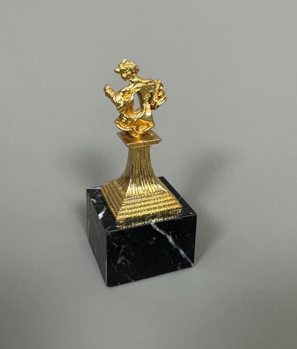 Salvador DALI (1904-1989) « Madonne de Port Lligat ». – Image 2