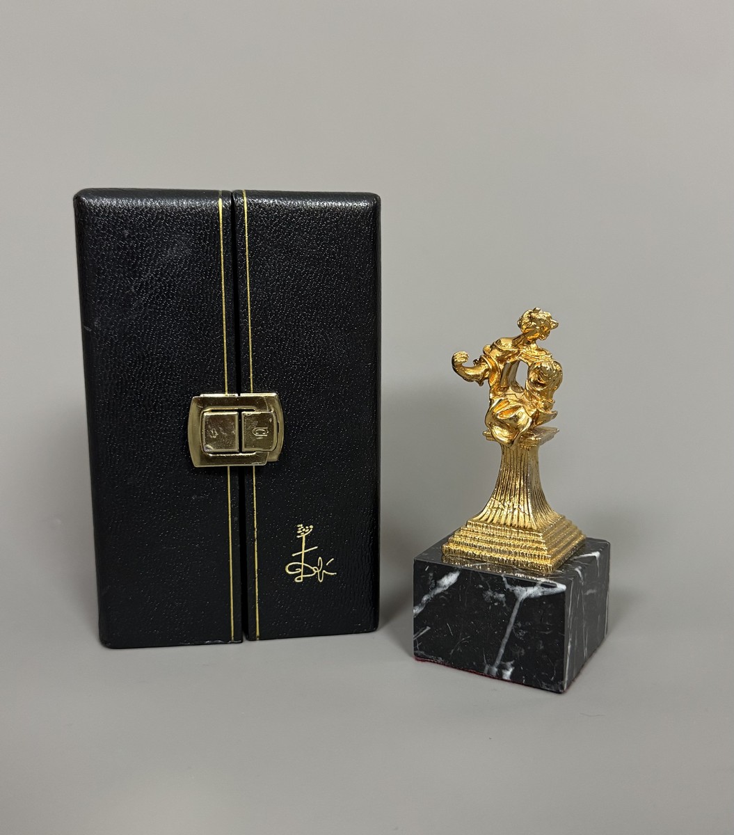 Salvador DALI (1904-1989) « Madonne de Port Lligat ». – Image 3